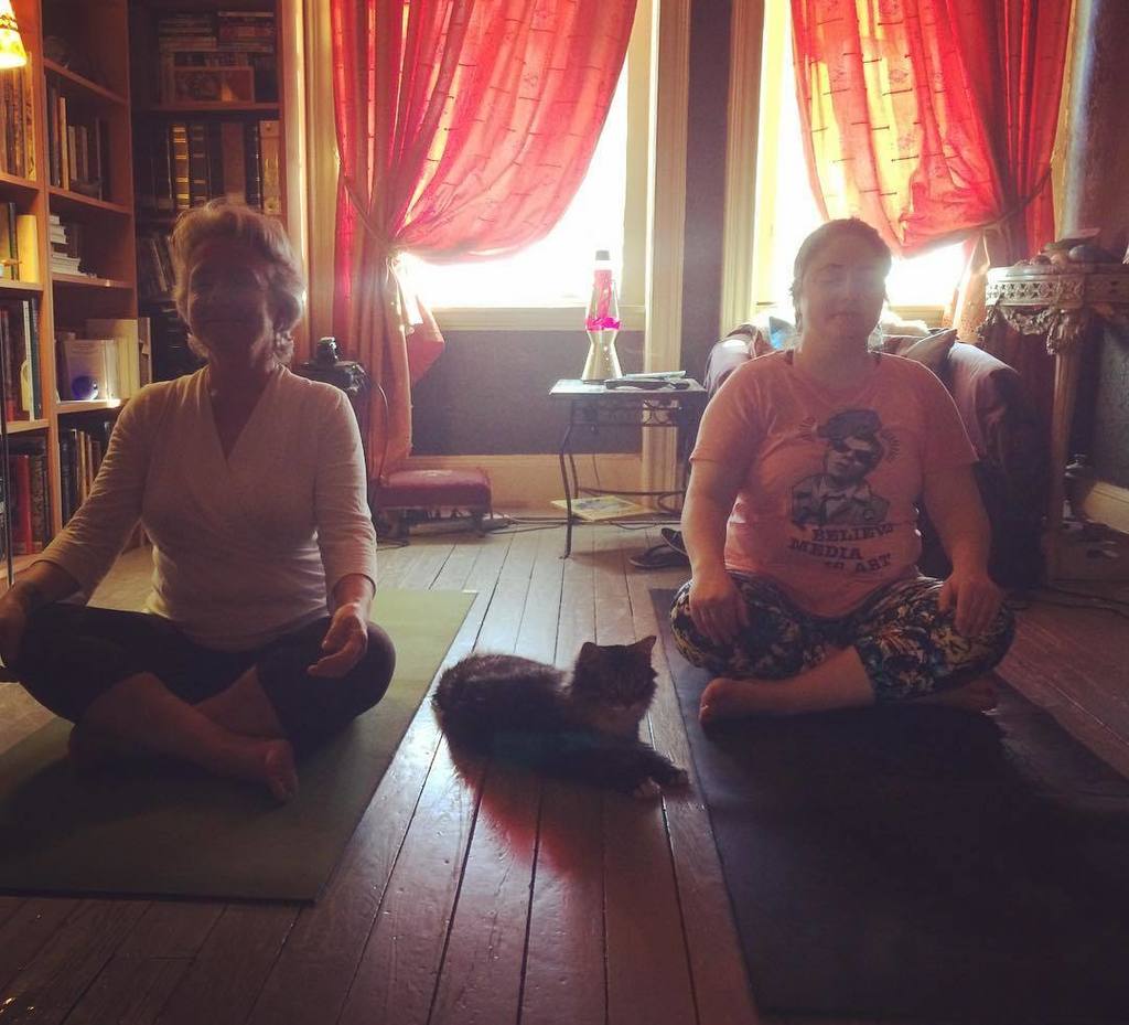 joditheyogi's tweet photo. And in today's yoga session, there were three: @abbychagnon @veroniquechagnon and Zankune (sp?) #partneryoga #yoga… https://t.co/q0gaiL53iJ https://t.co/hCGGYgfpsv