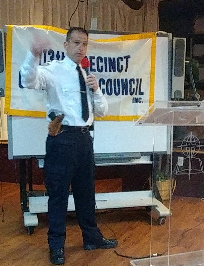malrite's tweet photo. @NYPD113Pct @NYPDnews #113PCT C.O #InspGrover updating #CommunityCouncil on crime reduction in the precinct.
#ItsWhatWeDo #HappeningNow https://t.co/2pG4z9C5zG