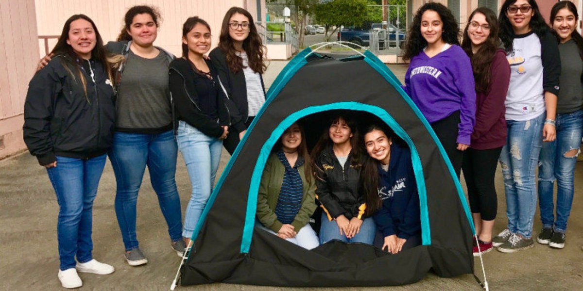 HuffPostFamily's tweet photo. These high school girls invented a solar-powered shelter for the homeless https://t.co/2ZtaDTBJYq https://t.co/5GIGJ2w7bZ