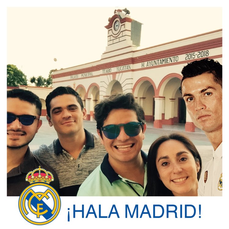 realmadrid_yuc's tweet photo. #RMSelfie @Cristiano robando cámara en Teabo Yucatán
#Halamadrid ⚽📸 https://t.co/wudjVVQiCe