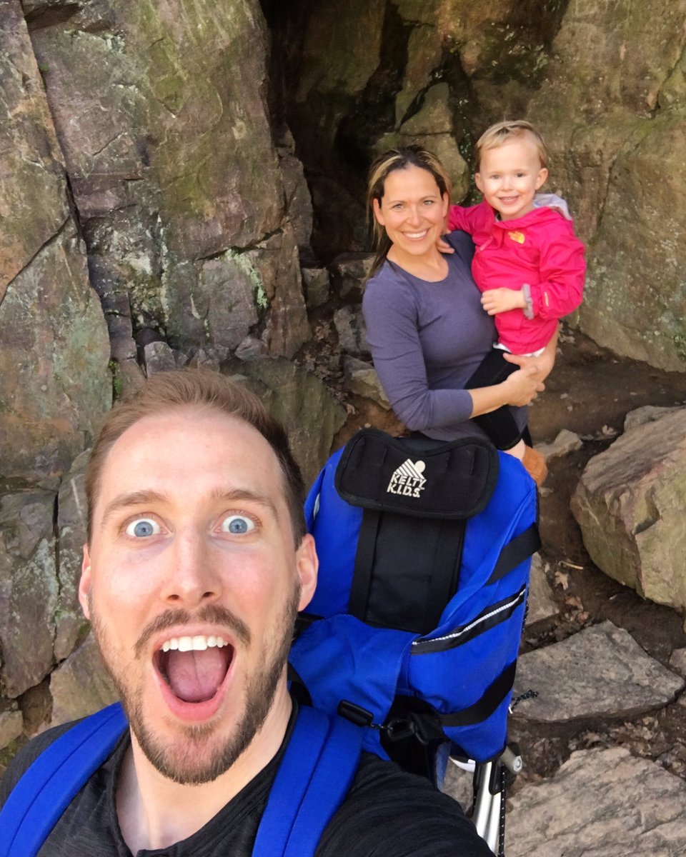 DanielJohnFitz's tweet photo. Fitz fam hike! Eva is exhausted from being carried all day. 😏 @dominikaphoto #EvaFlorence #devilslake #devilslakestatepark https://t.co/hb11u06z61