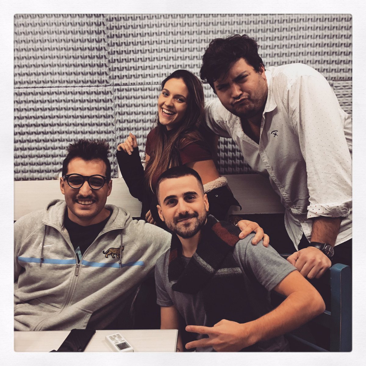 Ya estamos al aire con <a href="/nicolaspisano/">Nicolas Pisano</a>