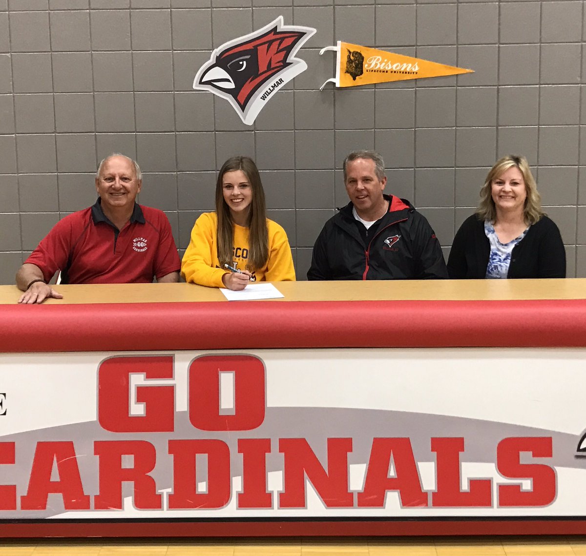 RaeRudie's tweet photo. So excited to officially be a bison! @LipscombXCTF #gobisons https://t.co/Zl8drB7wSh