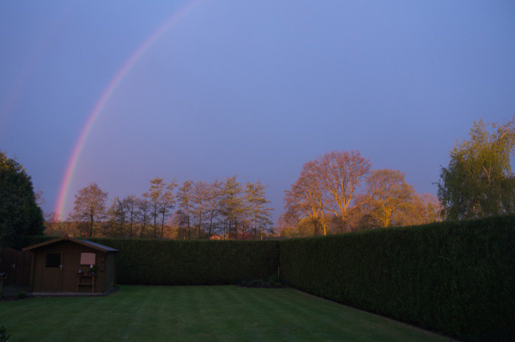 Schitterende regenboog boven Zoersel, 18/4 om 06:58. Guy Van der Sande #VRTWEER #Goedemorgen