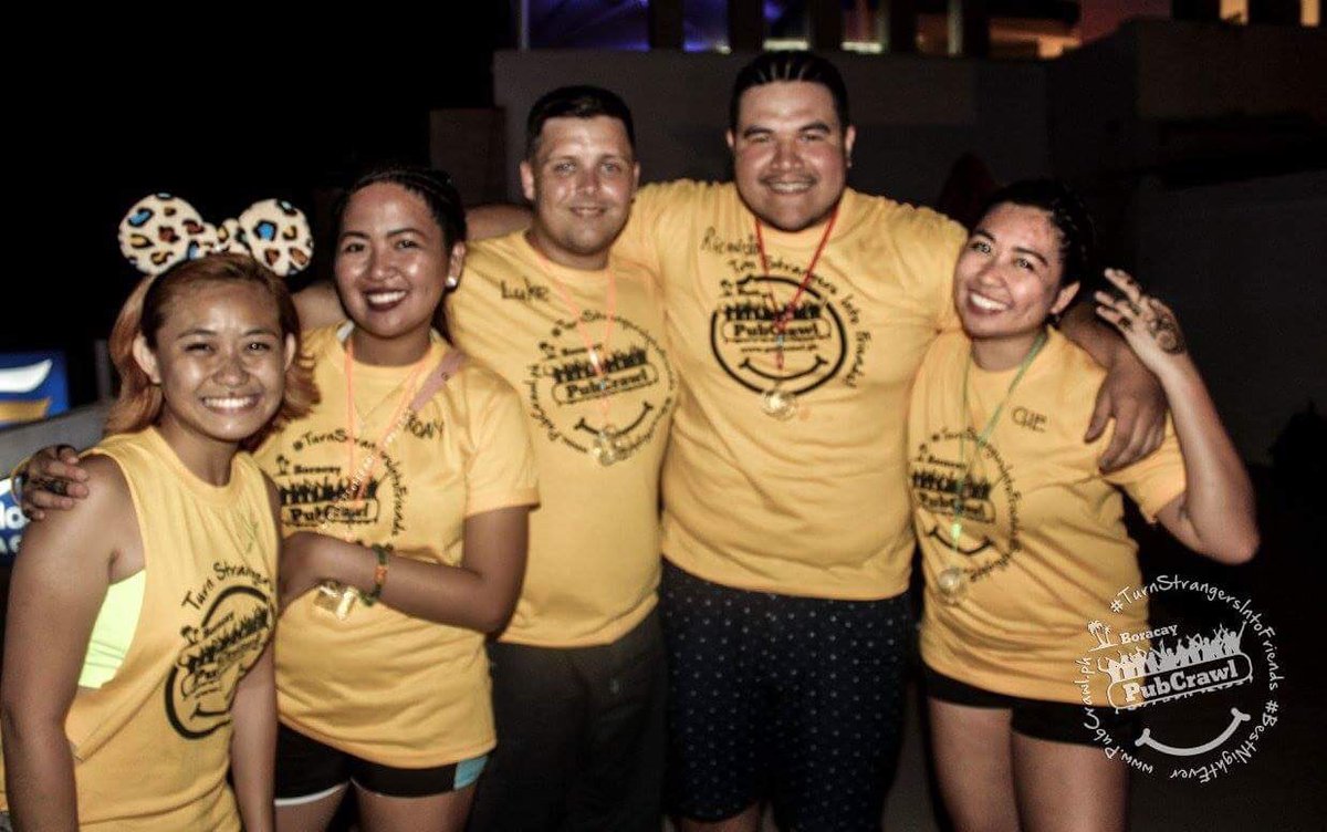 pearly_chel's tweet photo. Boracay Pubcrawl! 🍻🎟🎊 #turnstrangersintofriends https://t.co/XUURsM4X8g