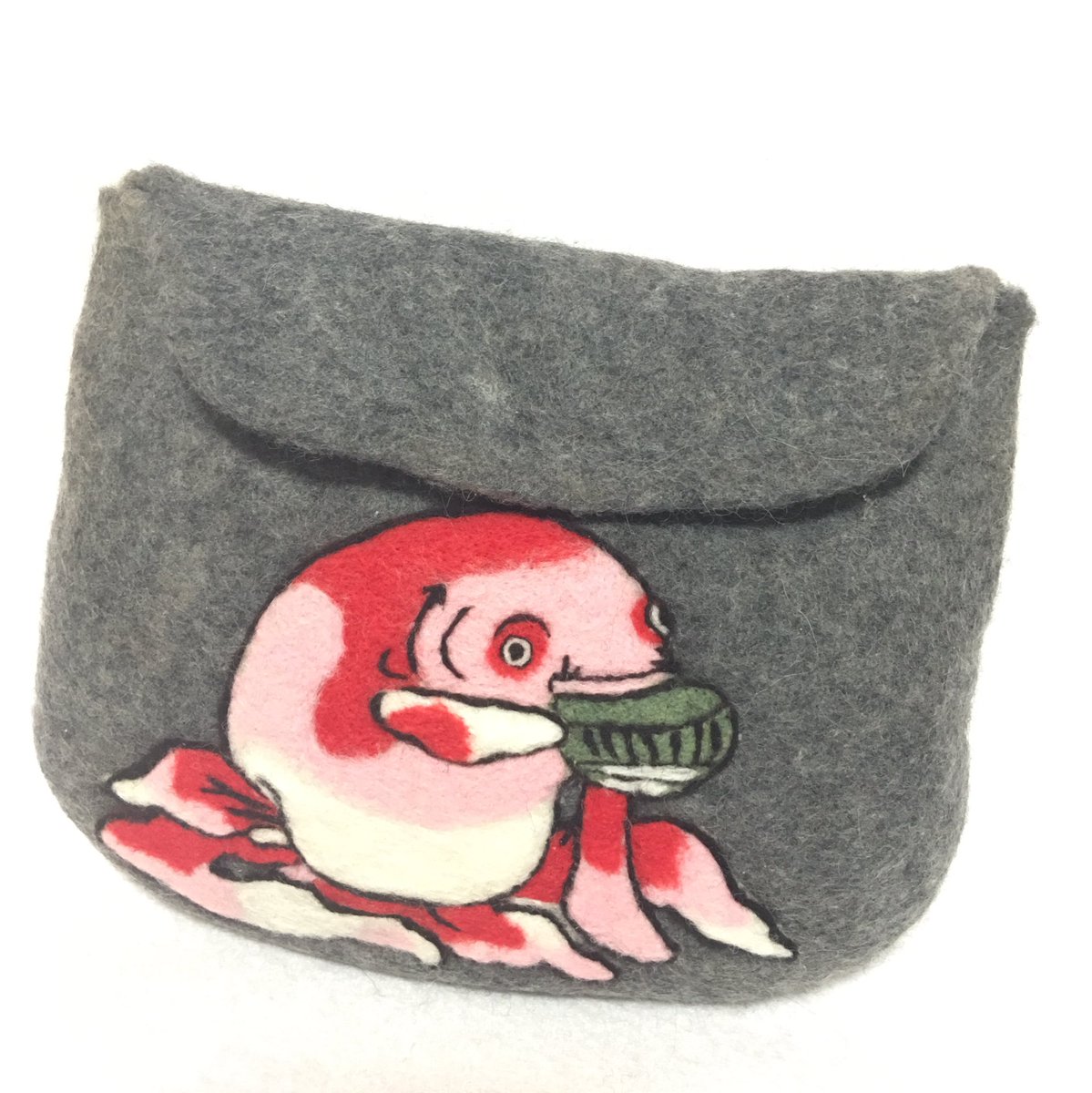 hane033's tweet photo. ポシェットとポーチ作ってみました。歌川国芳の金魚ですー
#羊毛フェルト #needlefelting  #歌川国芳  #金魚 https://t.co/rdfBtyKCTa