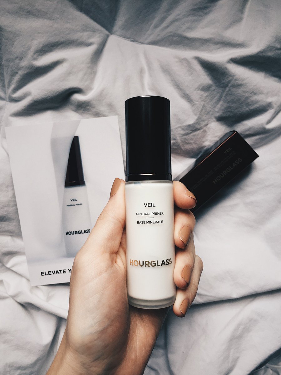 clairenconnell's tweet photo. On the blog: @HourglassMakeup #VeilMineralPrimer free from @Influenster. #ElevateYourFoundation #contest https://t.co/gGg8gdNGLw