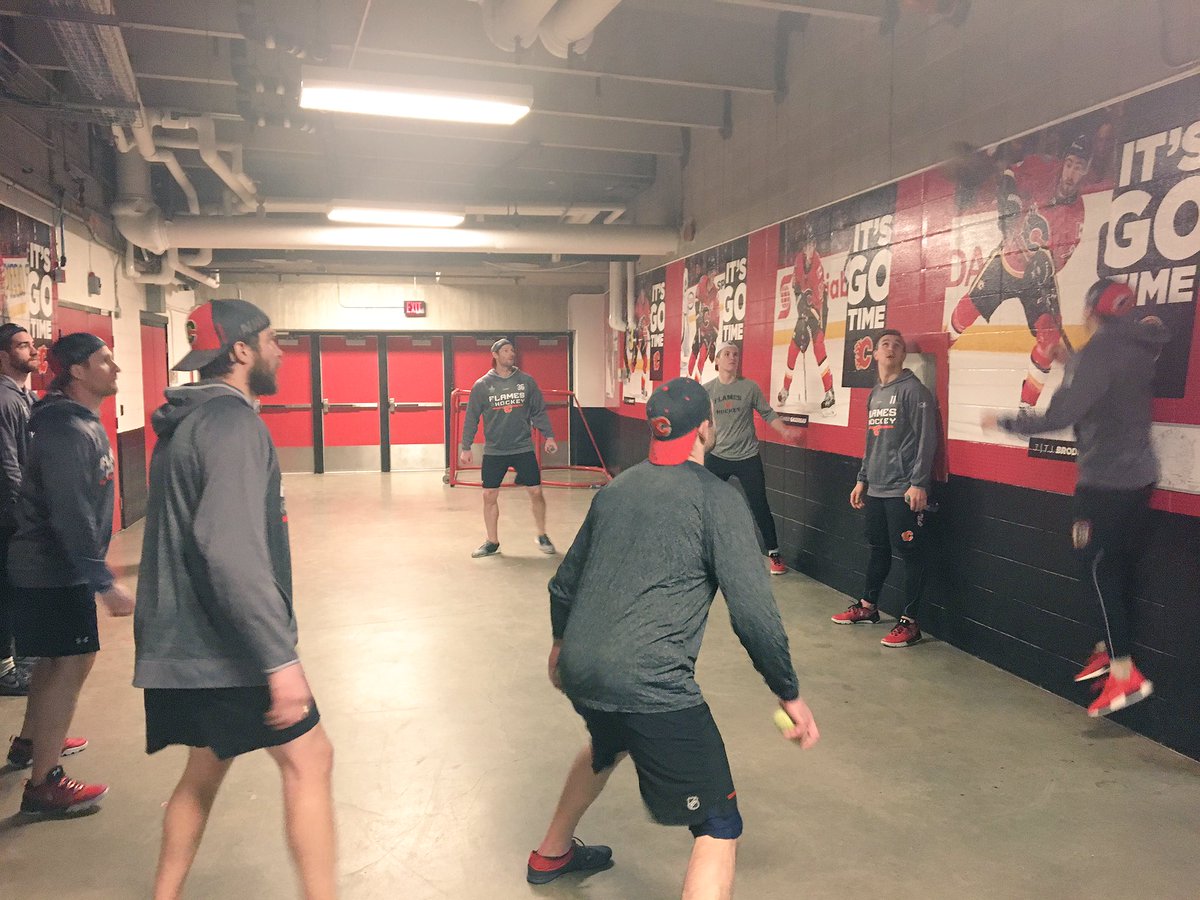 NHLFlames's tweet image. Johnny's got it. Pre-game ⚽️ at the 'Dome.