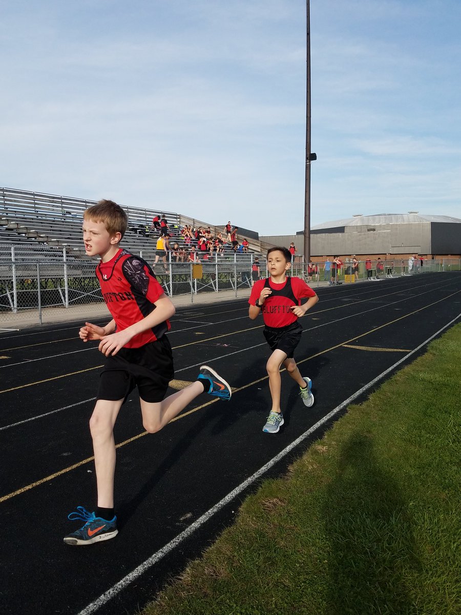 BMStrack1's tweet photo. The boys team pulled out with multiple 1st &amp; 2nds tonight! https://t.co/Ypi4xYyI2L