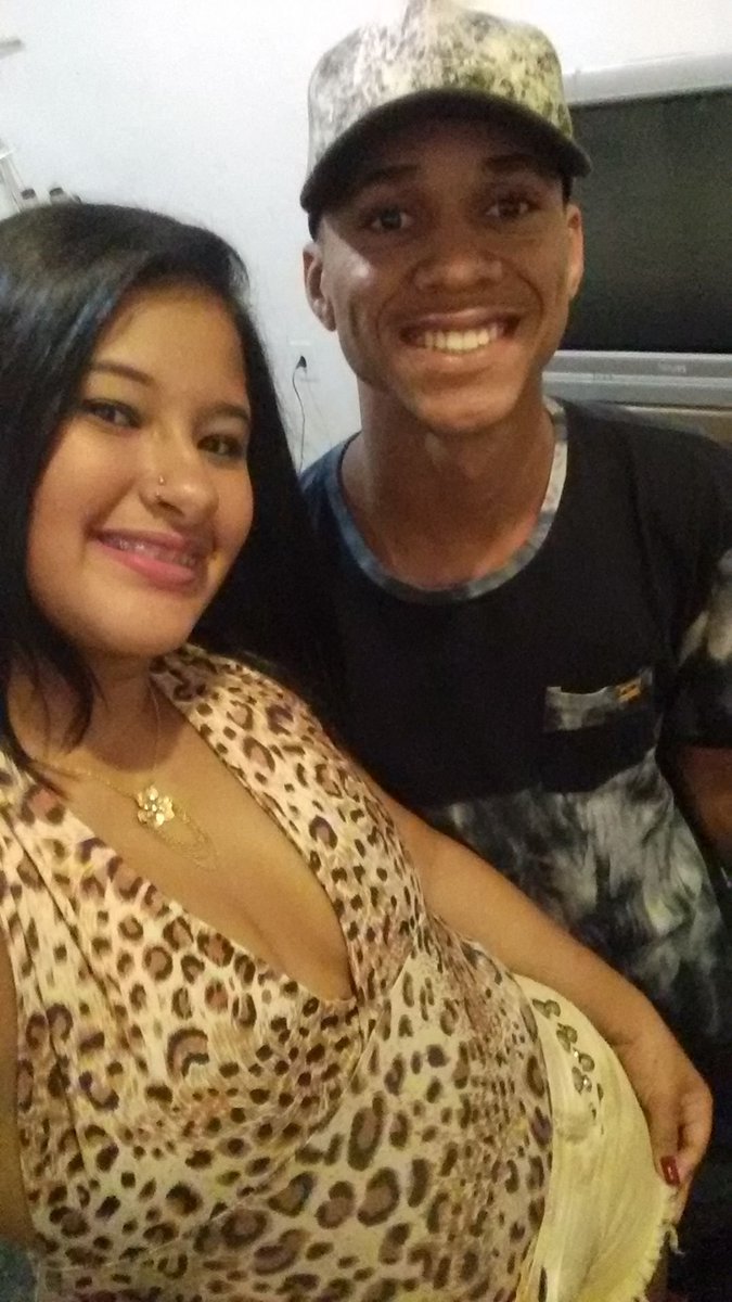iasmim654's tweet photo. Quando vc encontra uma pessoa digna a te fazer feliz e ficar do seu lado , smp vai ter muitos obstáculos , mas como ele me ama ele tá comg❤💘 https://t.co/aADpzqTOrk