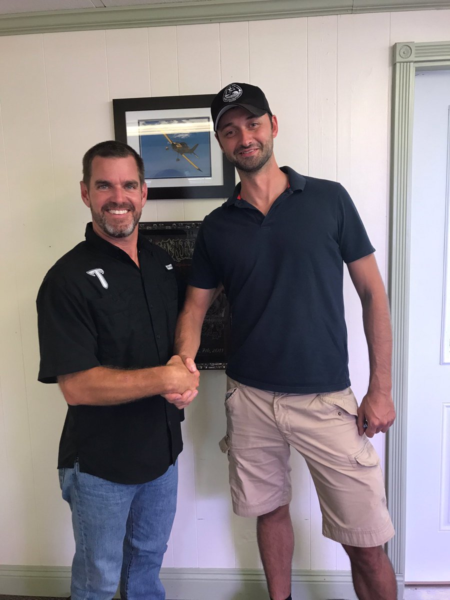 Congratulations Benedikt Vetter on graduating from the Professional #Pilot Program! #aviation #heli #helipilot #helicopter