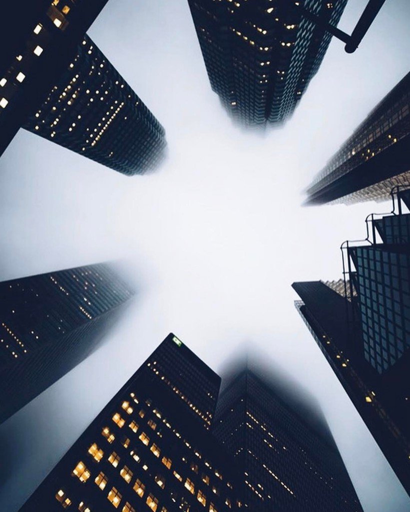 captiveworld's tweet image. Do you know the difference between a dream and a vision? ift.tt/2oGMbKm