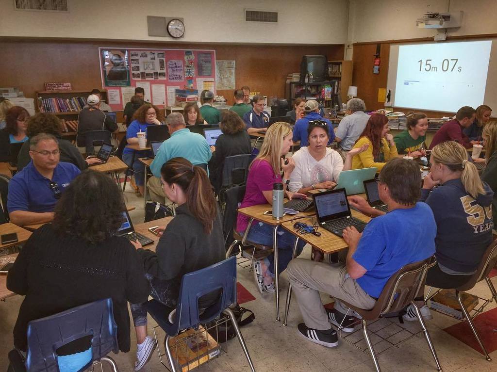 reubenhoffman's tweet photo. Packed house today at #SVpowerup I really enjoyed the energy in my sessions! #cuerockstar #t https://t.co/ZfFnD2Ceny