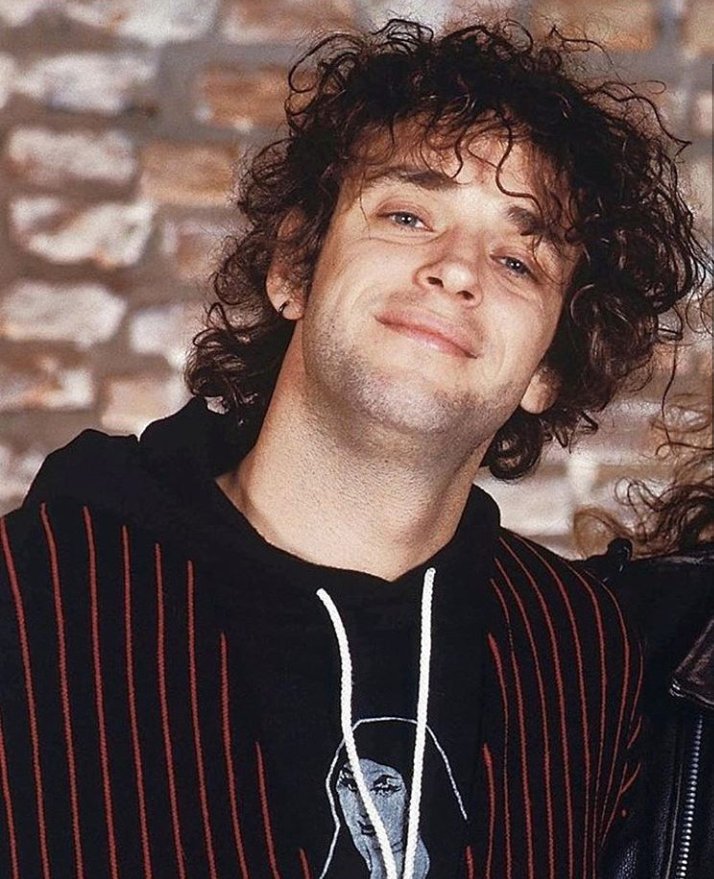 SodaStereo11's tweet photo. |gustavo cerati| https://t.co/GzE7h00Vyb