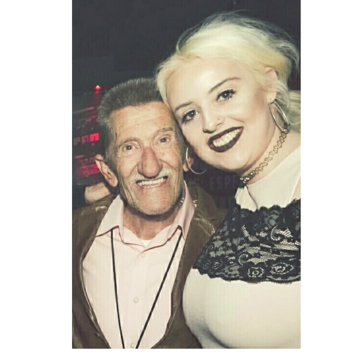 daniellemcalder's tweet photo. Was lovely meeting @BazElliott  @PaulChuckle2  again in #yarmthekeys #chucklebrothers 😘😘 https://t.co/CkohOjwD6j