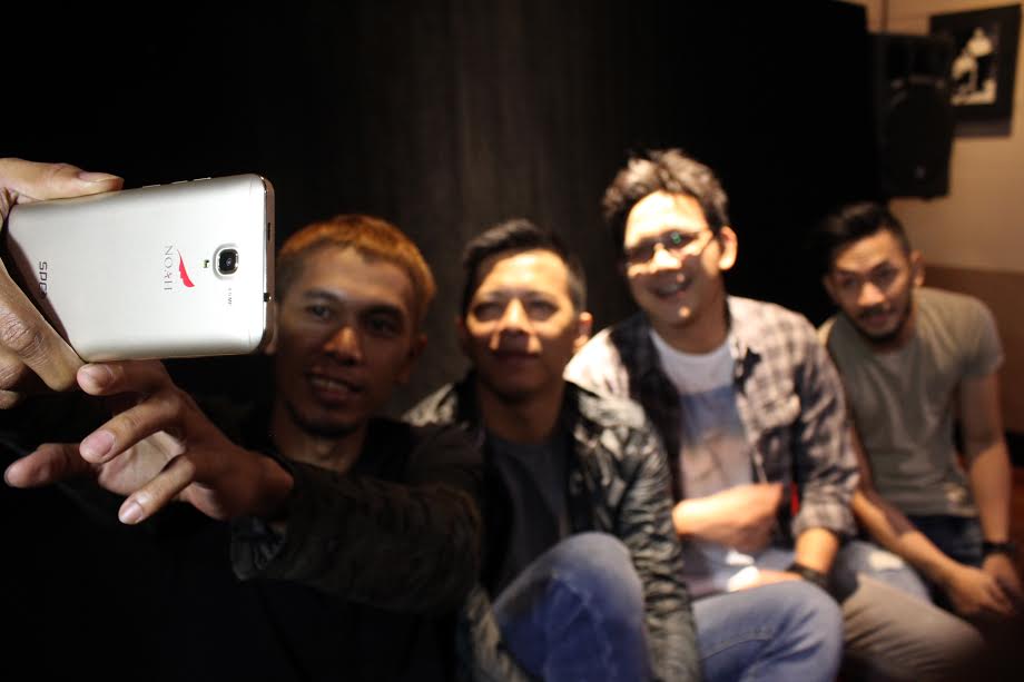 Mau dengerin album Taman Langit &amp; Bintang Di Surga <a href="/NOAH_ID/">NOAH</a>? Langsung aja dapatkan di Noah Phone ya #NOAHSound