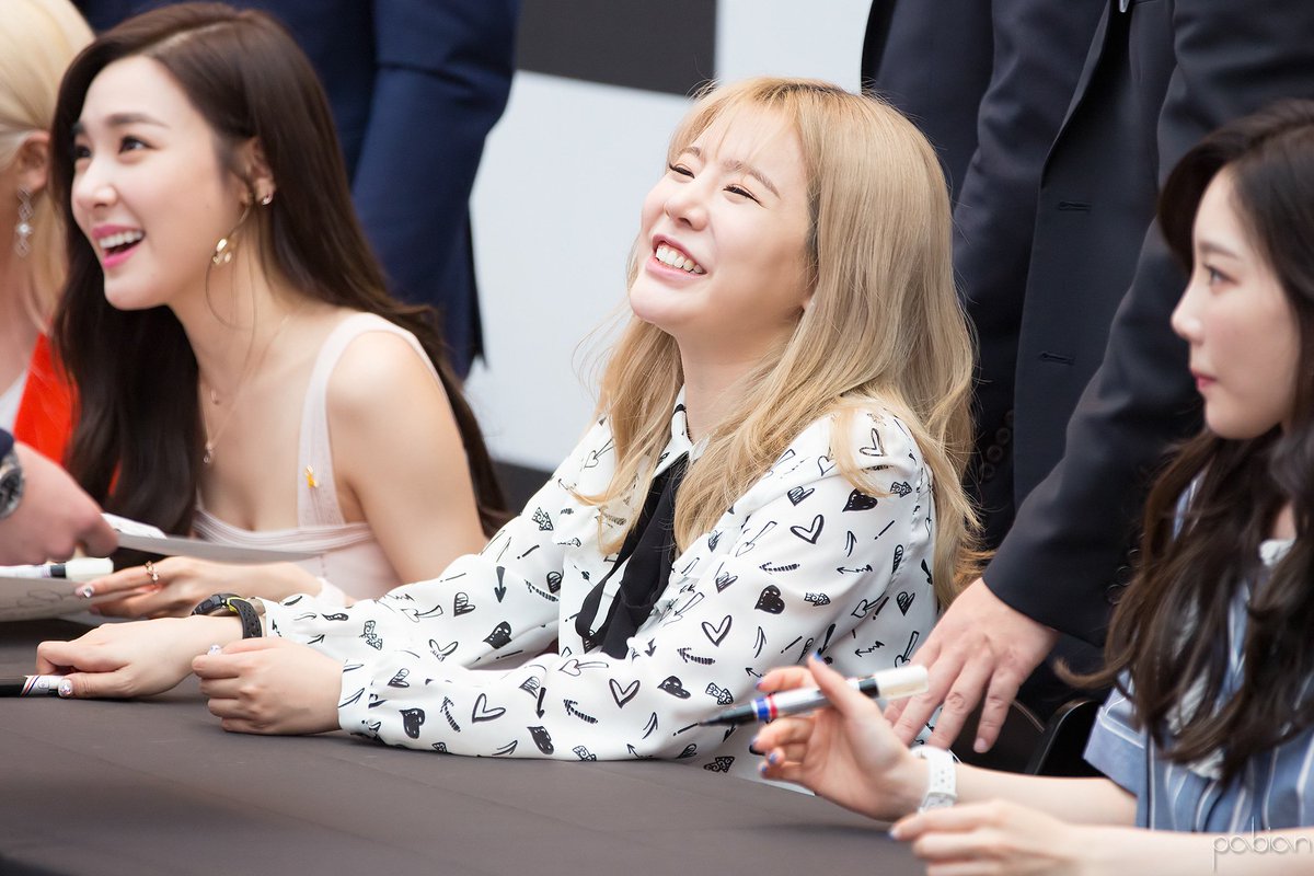 Pabian_Photo's tweet photo. 170416 스타필드하남 G-SHOCK 팬사인회 써니
https://t.co/SVrIuQqUGL https://t.co/1jLv2q38ye