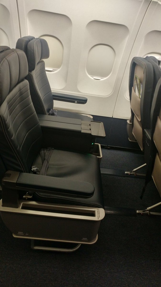 patstravelrevu's tweet image. New #UnitedAirlines #firstclassseats #A320 #SFO - #SAN patstravelreviews.com #avgeek #aviation #firstclass #united #UAL #PriestmanGoode