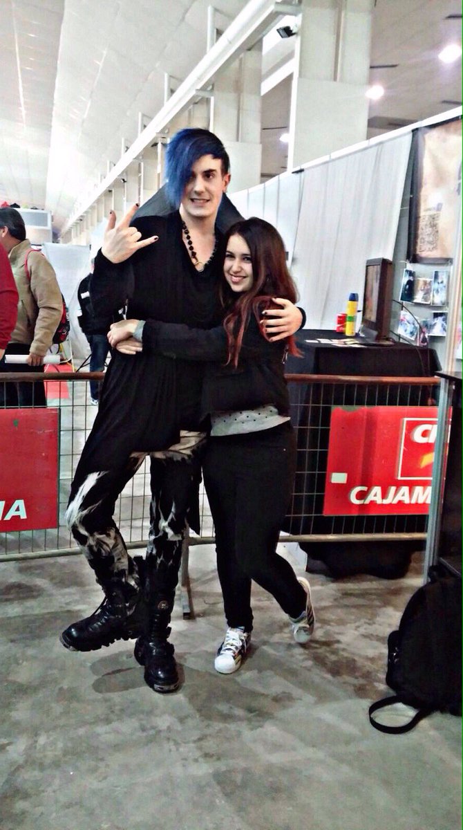 Beleenfs's tweet photo. @Lolweapon no te suelo decir estas cosas, pero gracias por hacerme disfrutar con tus videos. Te quiero un poco y eso🖤 https://t.co/iNGEfqlw4A