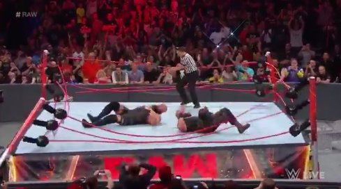 BleacherReport's tweet photo. Braun Strowman suplexed Big Show and the ring couldn’t handle it 😱

🎥: https://t.co/cKacJoGG7a https://t.co/NpS05iLTUo