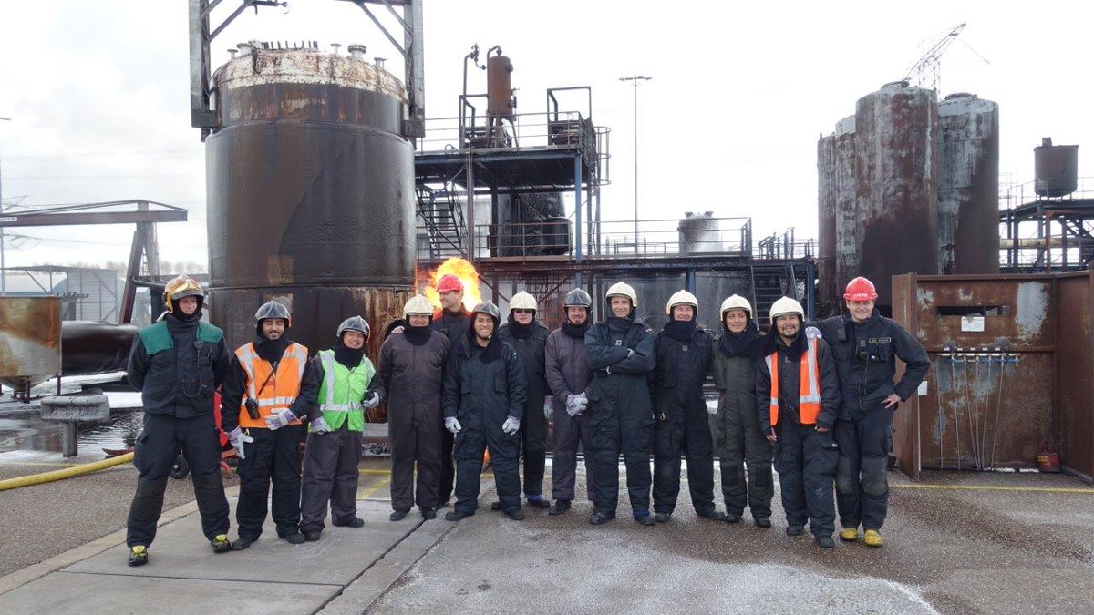 Participants from Peru, Belgium, Kuwait and Turkey becoming an #Industrial Fire Brigade Incident Commander @FalckAcademy