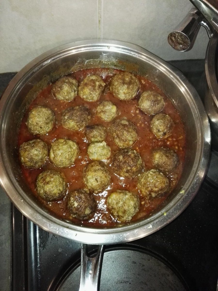187jaybee1's tweet photo. Supper for Family and https://t.co/zzCf4oSETf