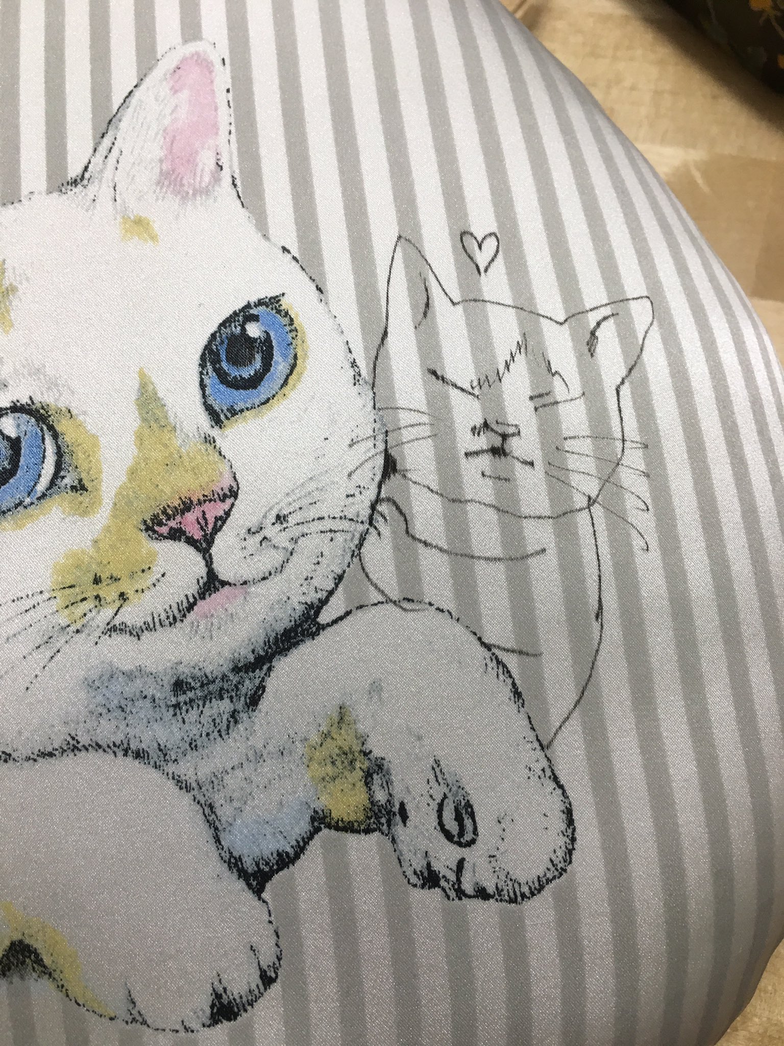 ヒグチユウコ こはるマイマイクッション 直筆サインとひとつめちゃん ヒグチユウコ こはるマイマイクッション 直筆サインとひとつめちゃん