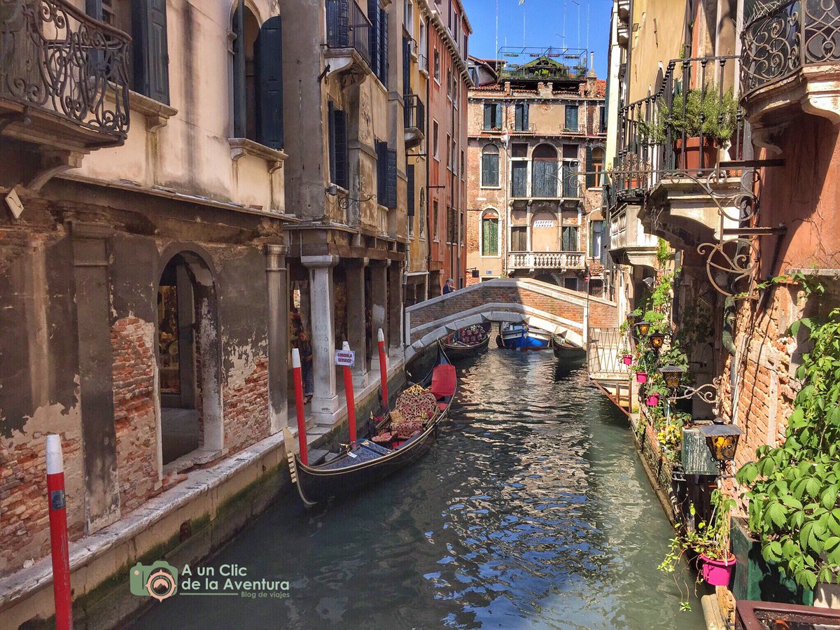 aunclicaventura's tweet photo. Aquí tienes la guía más completa sobre el transporte en #Venecia ⛴🚕✈️🚅🚤
🔝Cómo moverte en la ciudad de los canales
👇👇
https://t.co/rvMjqU4RYD https://t.co/7nOa8ojdvn