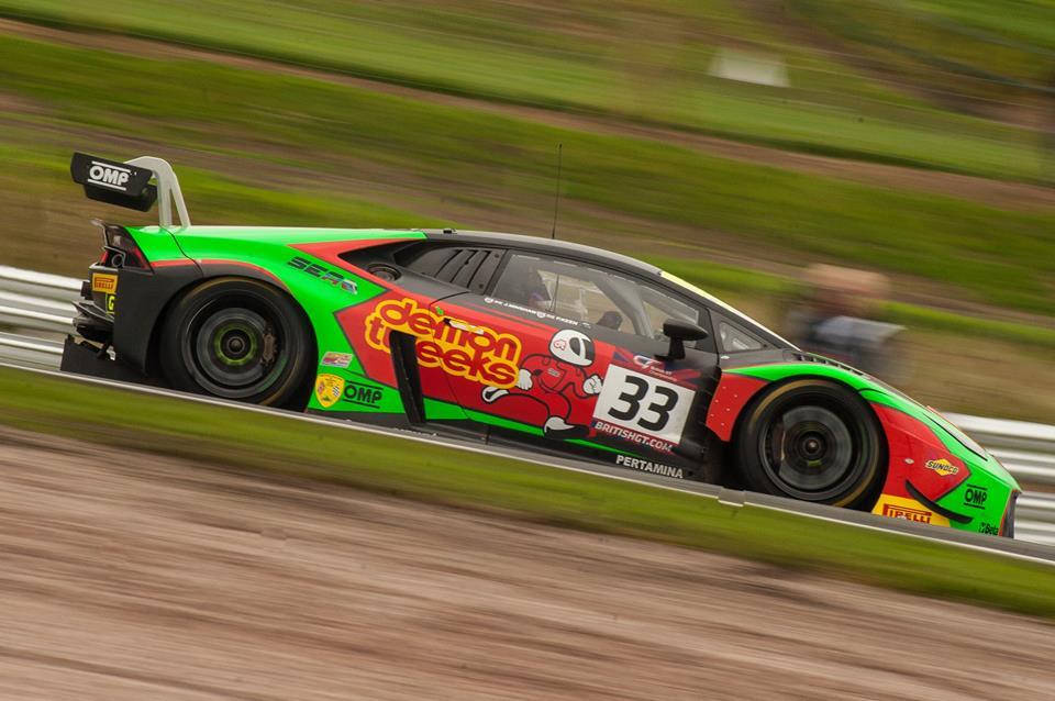 Barwell MotorSptTake Second Round Under Safety Car Finish <a href="/BarwellMotorSpt/">Barwell Motorsport</a> <a href="/Oulton_Park/">Oulton Park</a>… apexmedia.online/barwell-motors…