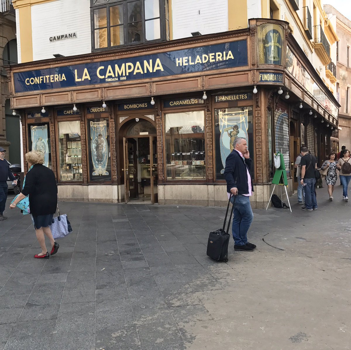Tapeando Sevilla y Recetas tweet media