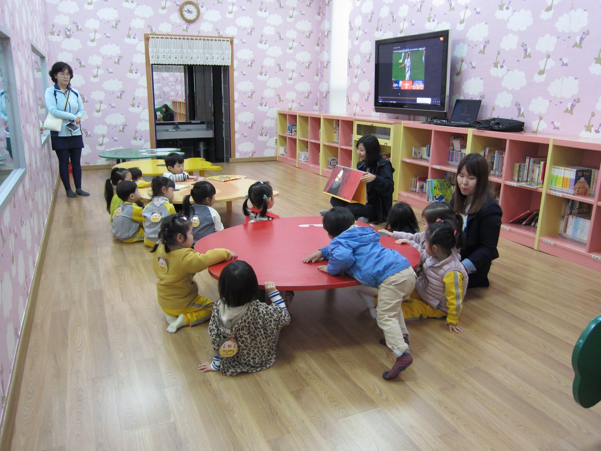 [북수원도서관]
도서관체험교실 : 하늘꼬마숲어린이집에서 왔어요
도서관예절과 사서선생님의 책읽어주는 시간을 가졌어요