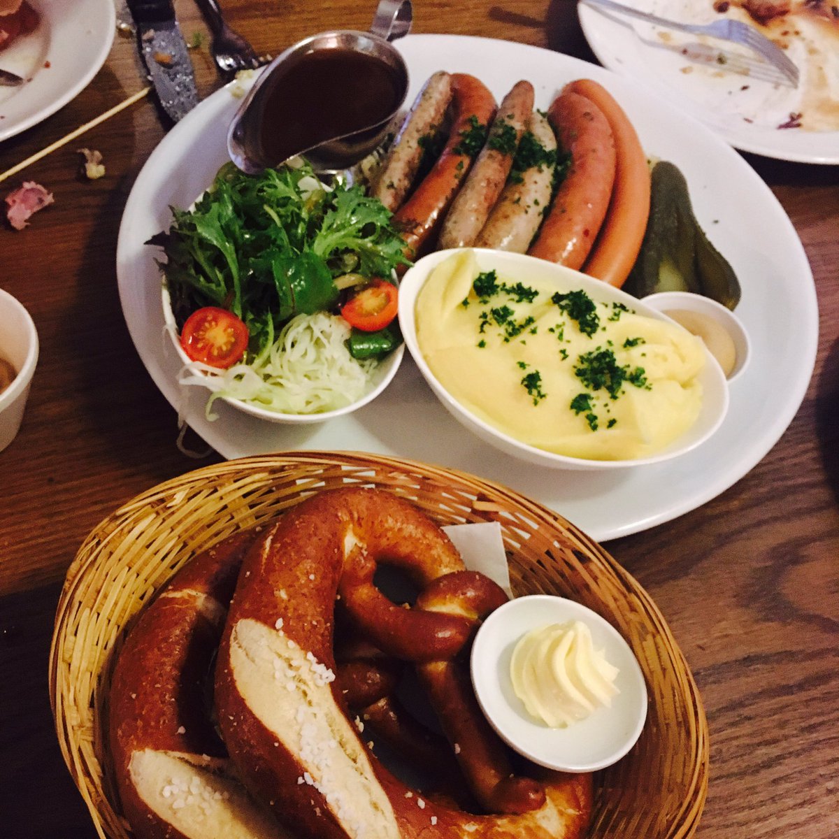 twlight1219's tweet photo. @GordonRamsay hey GORDON, what do u think about my fav restaurant? https://t.co/BVXPocGQP6