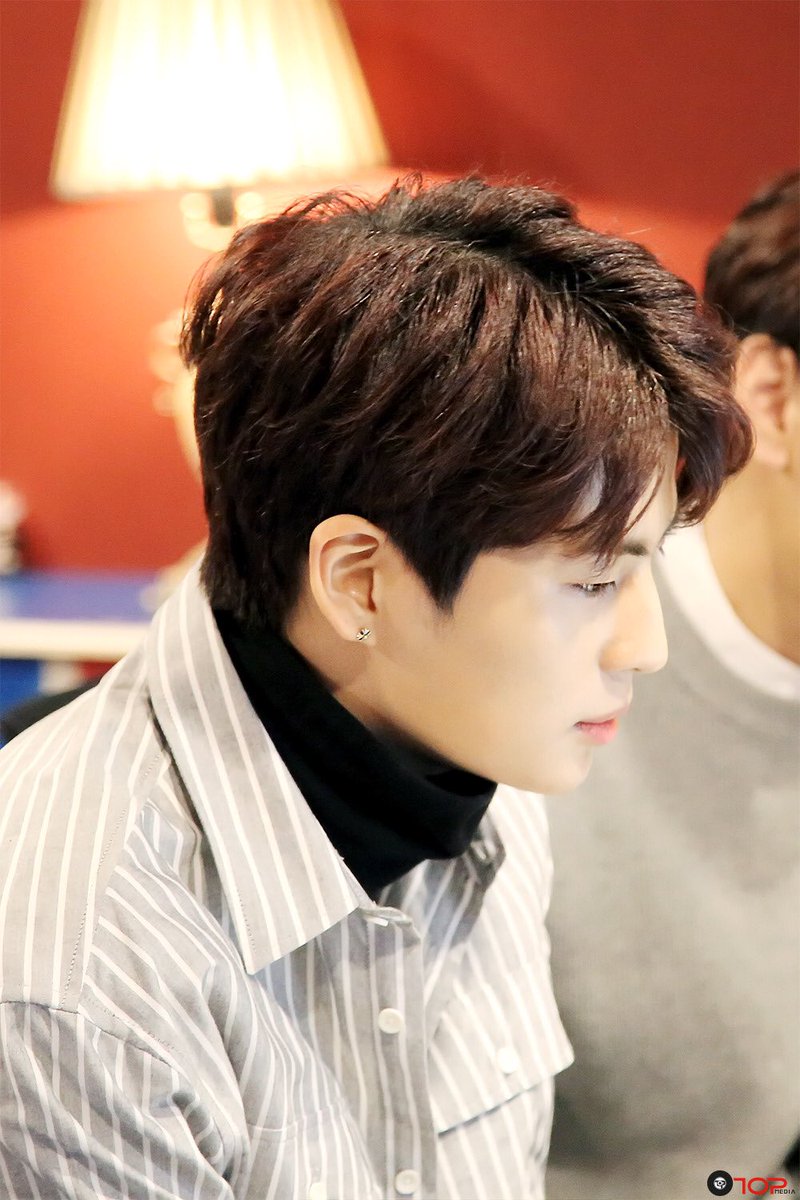 ICESODA_KG0519's tweet photo. 10TION NOTE
#업텐션 #UP10TION #고결 #고민수 #KOGYEOL #コギョル #나의왕자고민수 

열일하는 모습을 최고다잉;) https://t.co/ujYnKe7vcg
