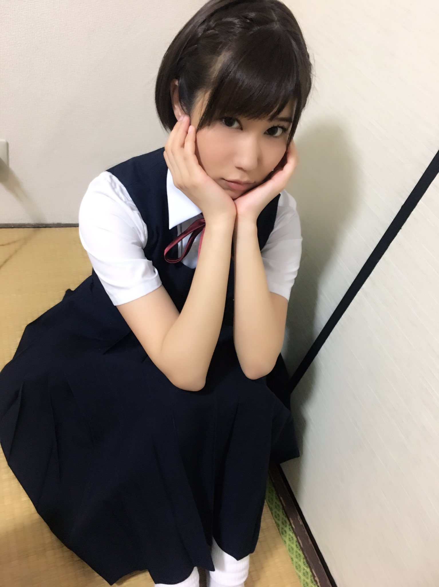湊莉久　制服  / X