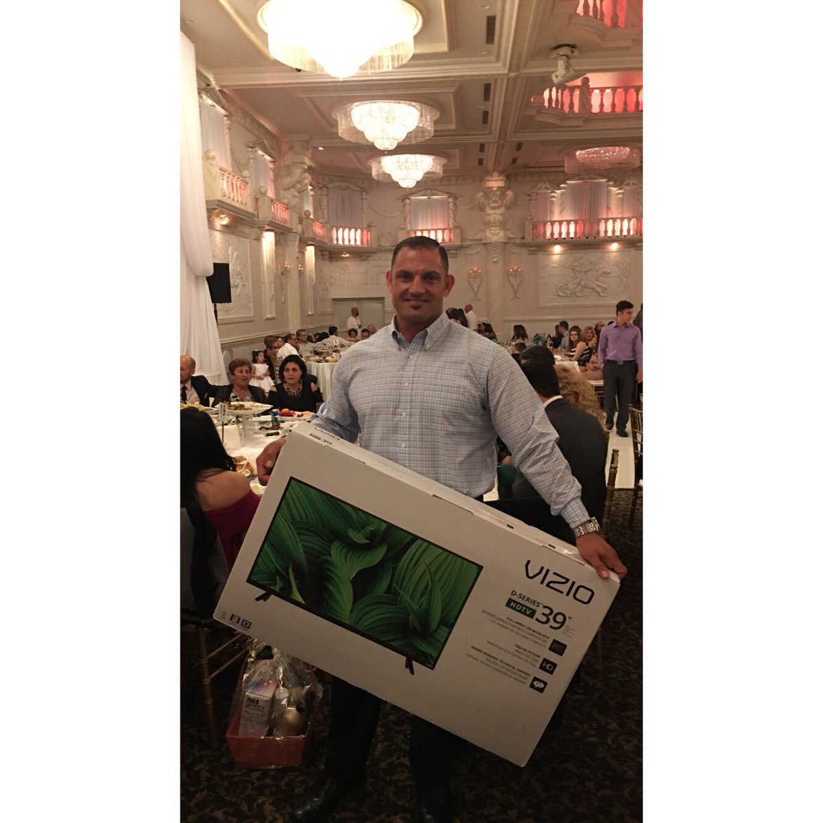 RevAutoGroup's tweet photo. ‼️Rev Auto Group‼️
The Easter Party was a success hopefully everyone had a blast! Congrats Rami on winning the TV! #RevAutoGroup https://t.co/X5YxWydCf7