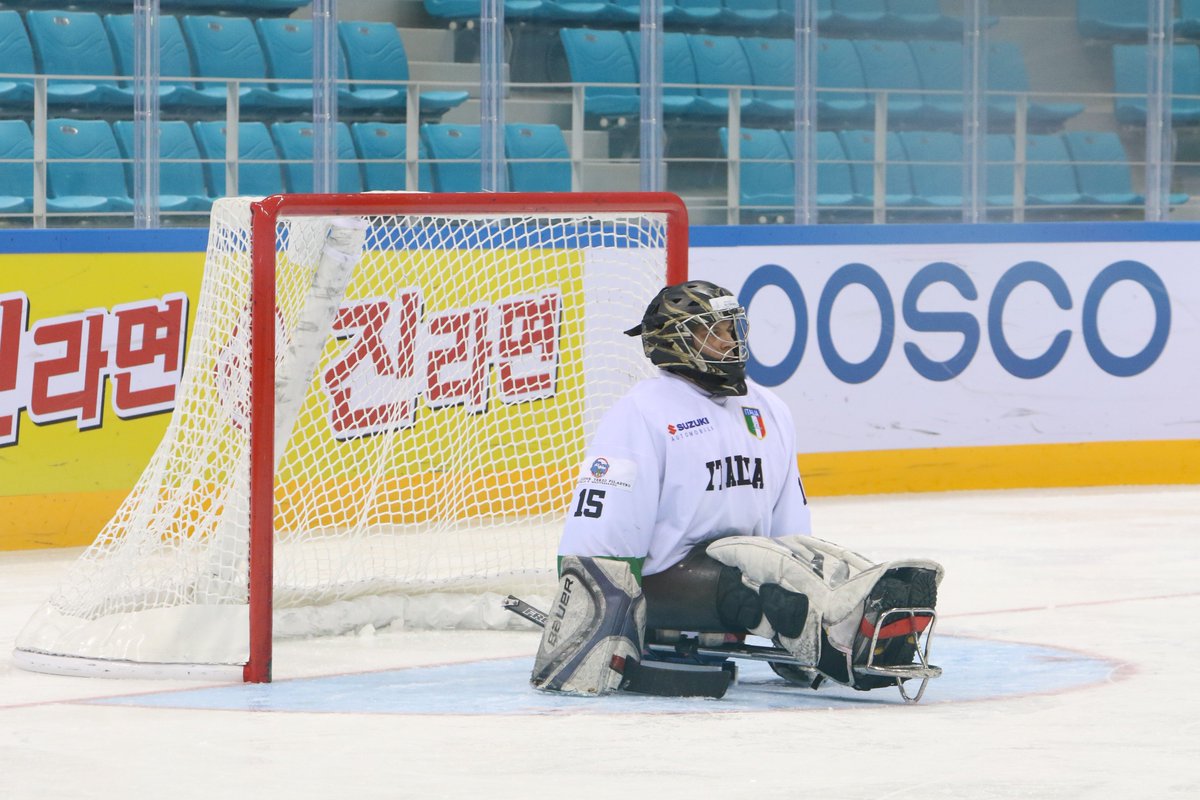 testevents_pc's tweet photo. Defend goals!  #ParaIceHockey #KOR_VS_ITA #goalies #HelloPyeongChang #HelloParaIceHockey https://t.co/tvuYceq6XJ