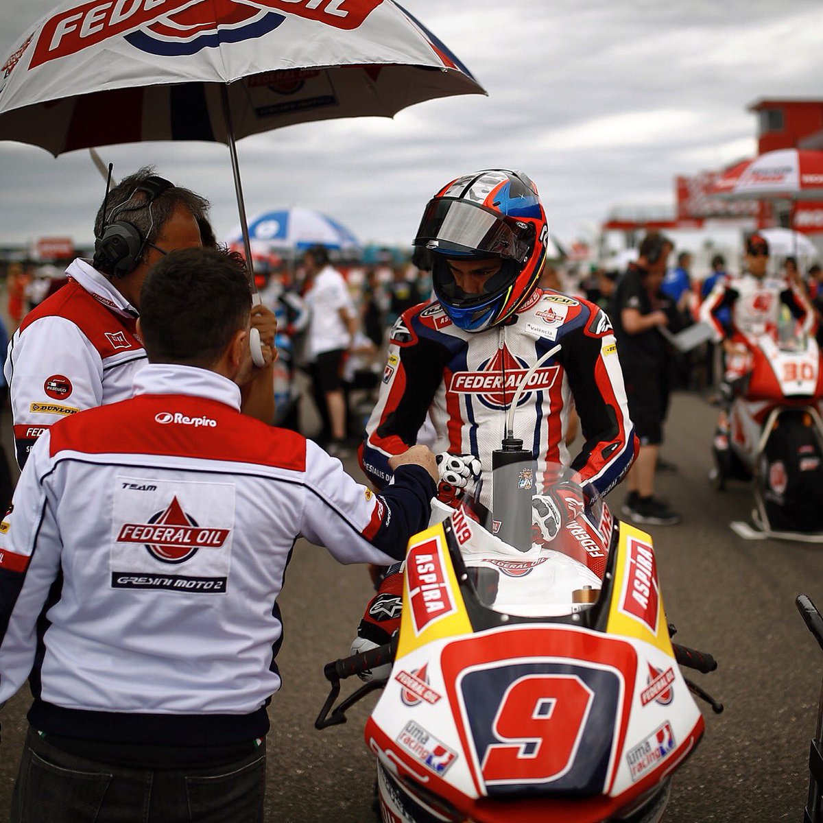 PlaymakerAG's tweet photo. Yes boss, we're in GP week! / ¡Si jefe, estamos en semana de GP! 🤜🏻🤛🏻😉🇺🇸 #JN9 #PlaymakerRider #moto2 #gresini #americasgp #PlaymakerAgency https://t.co/GaPlQSdDtm