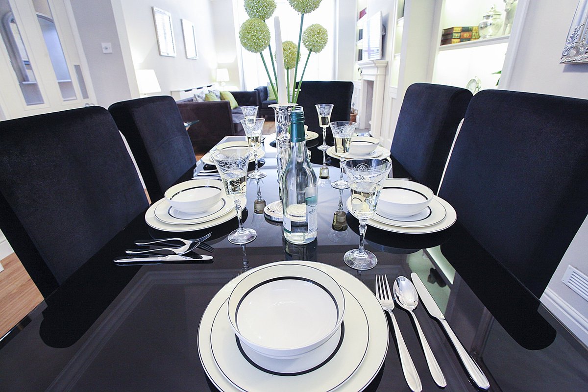 Lytham has some AMAZING places to eat, or our luxury houses are perfect for spending quality family time at home! #Lythamholidaylets #Lytham