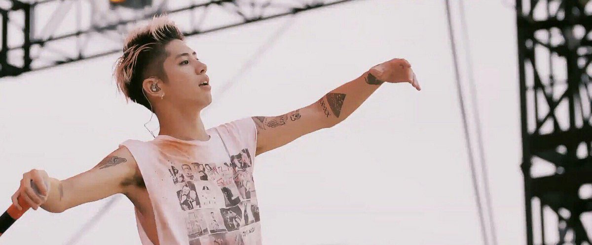 _Amayori_'s tweet photo. 今更になるけどtaka誕生日おめでとうやで☺💕

#ワンオク 
#ONEOKROCK
#Taka誕生祭 
#taka
#心から愛���てるよありがとう https://t.co/zMYi0BQvDp