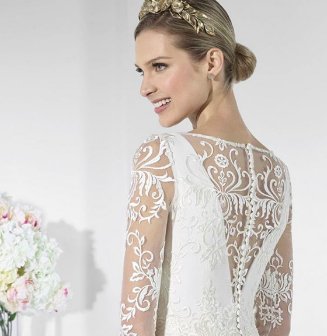 The use of lace keeps succeeding; and applying it masterfully on back and sleeves as <a href="/FrancSarabia/">Franc Sarabia</a> does is a great choice. #bbfw17