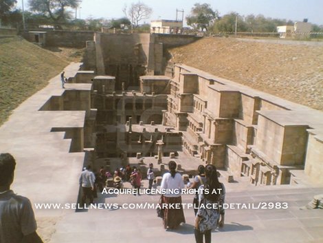 iambhoomilila's tweet photo. Rani-Ki-Vav (The Queen’s Stepwell) #WorldHeritageDay #UNESCO #RaniKiVav #QueensStepWell https://t.co/eRGnufQRaq https://t.co/IKFpTijfi4