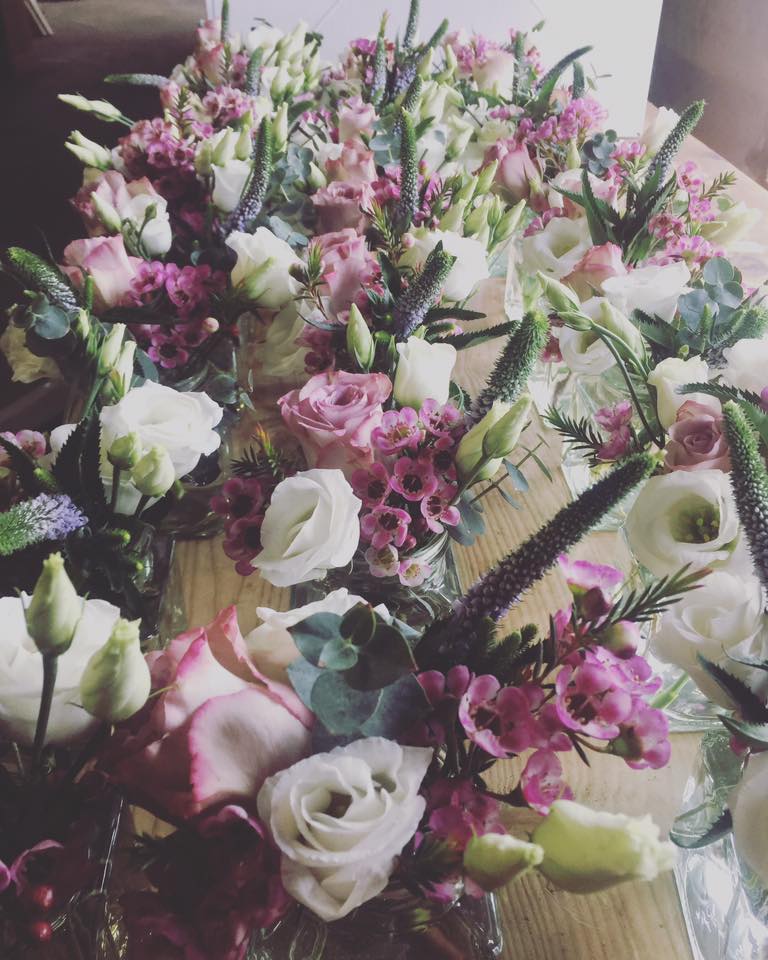 TFlowerCabin's tweet photo. Jam Jar Posies for the tables #jamjar #flowers #weddingflorist #somerset #pristonmil 
https://t.co/4p1ttMaa3y https://t.co/NvpwKdP3hF