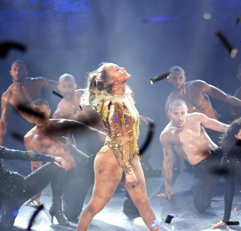 JloBarbieQueen1's tweet photo. SHE KNOW EXACTLY HOW TO SLAY! @jlo #SlayLo #queen #diva #PERFECTION https://t.co/qXhaJ6OBSp