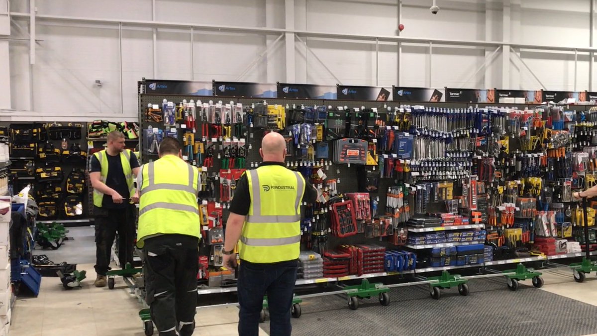 ReloskateUK's tweet photo. Moving Gondola has never been so easy. https://t.co/WzRxS3Tgew
