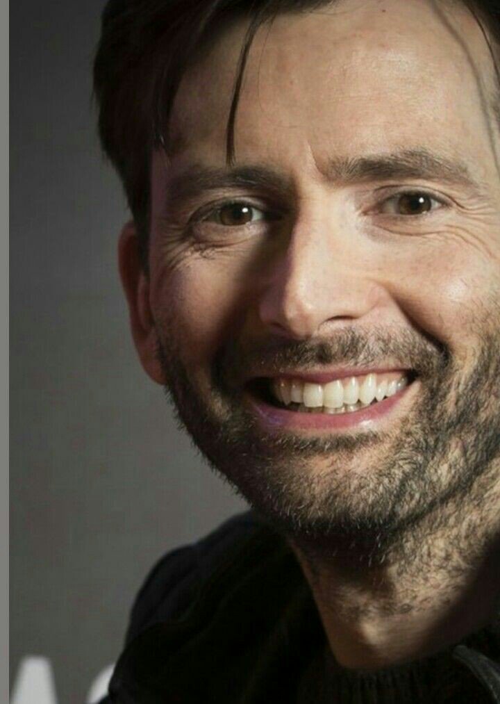 Wishing a very Happy Birthday to the incredibly talented and lovely David Tennant! :D 