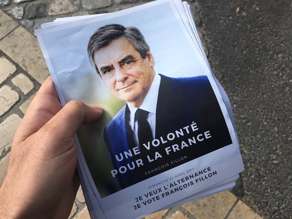 Fillon53's tweet photo. Les 24H de la Mayenne continue...sur le marché de Laval jusqu'à midi pour @FrancoisFillon ! #24HFillon #FillonMayenne https://t.co/IbGbhIGpKX