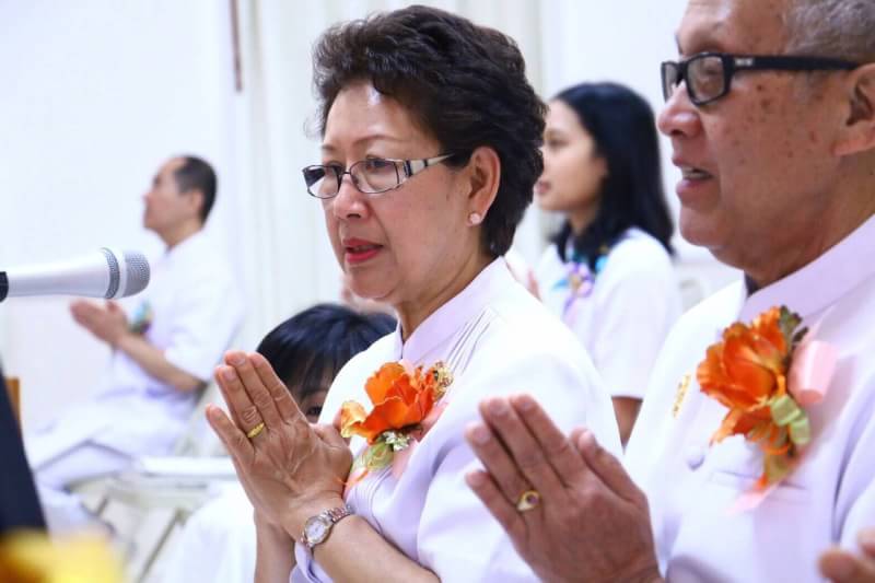WPDUpdates's tweet photo. As the dawn broke the night, merrily begin a new year with Thai tradition & ritual on #songkran2017 at Wat Pra #dhammakaya New Jersey. https://t.co/ZR0kUaosTh