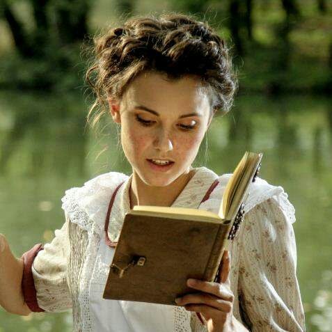 BookwormInBlue's tweet image. #NewProfilePic