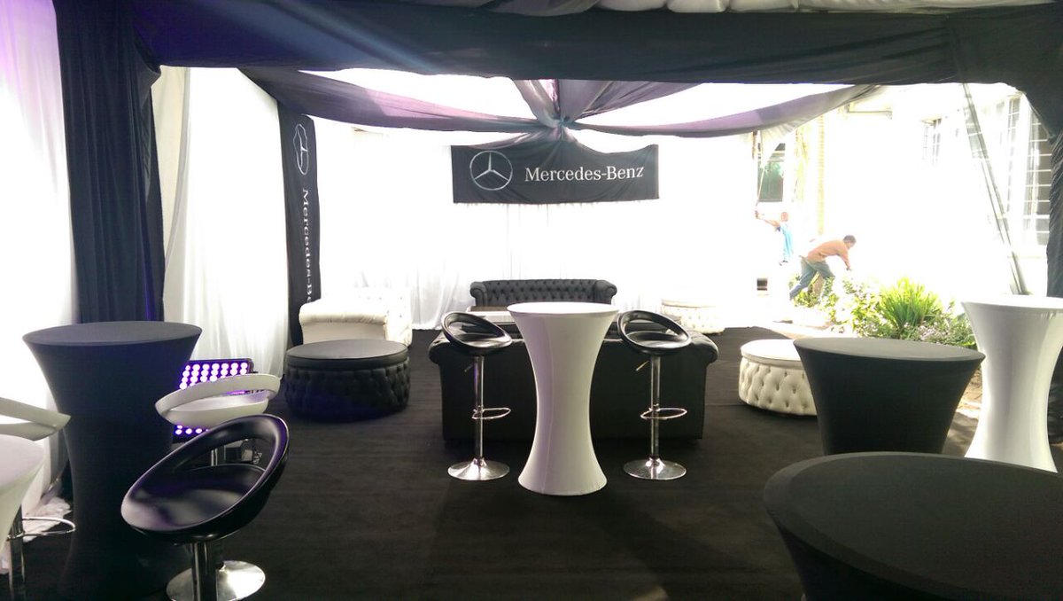 WeddeventsByKui's tweet photo. Whatever your theme is, we make it happen! #EventsByKUI #CorporateEvents #CocktailSetUp #bluetheme #blacktheme 
#exquisite https://t.co/qazh2nuxd8