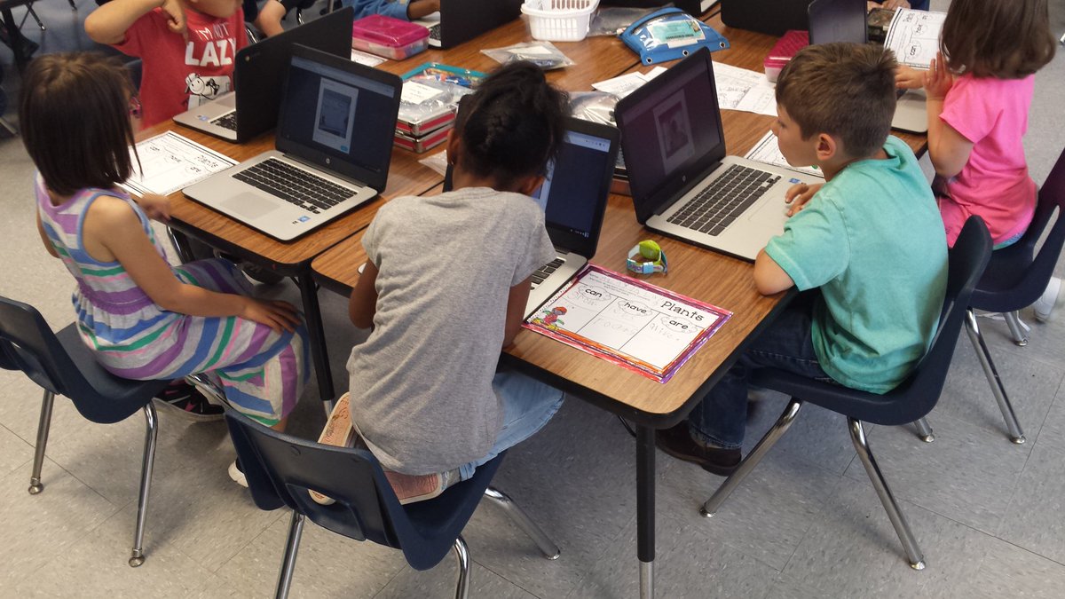 JennessEnoch's tweet image. Ss adding a photo and their writing about plants to #classdojo @EMYoderElem  #TechBadge